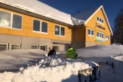 Gudstjeneste og barnekirke søndag 11.januar kl.11.